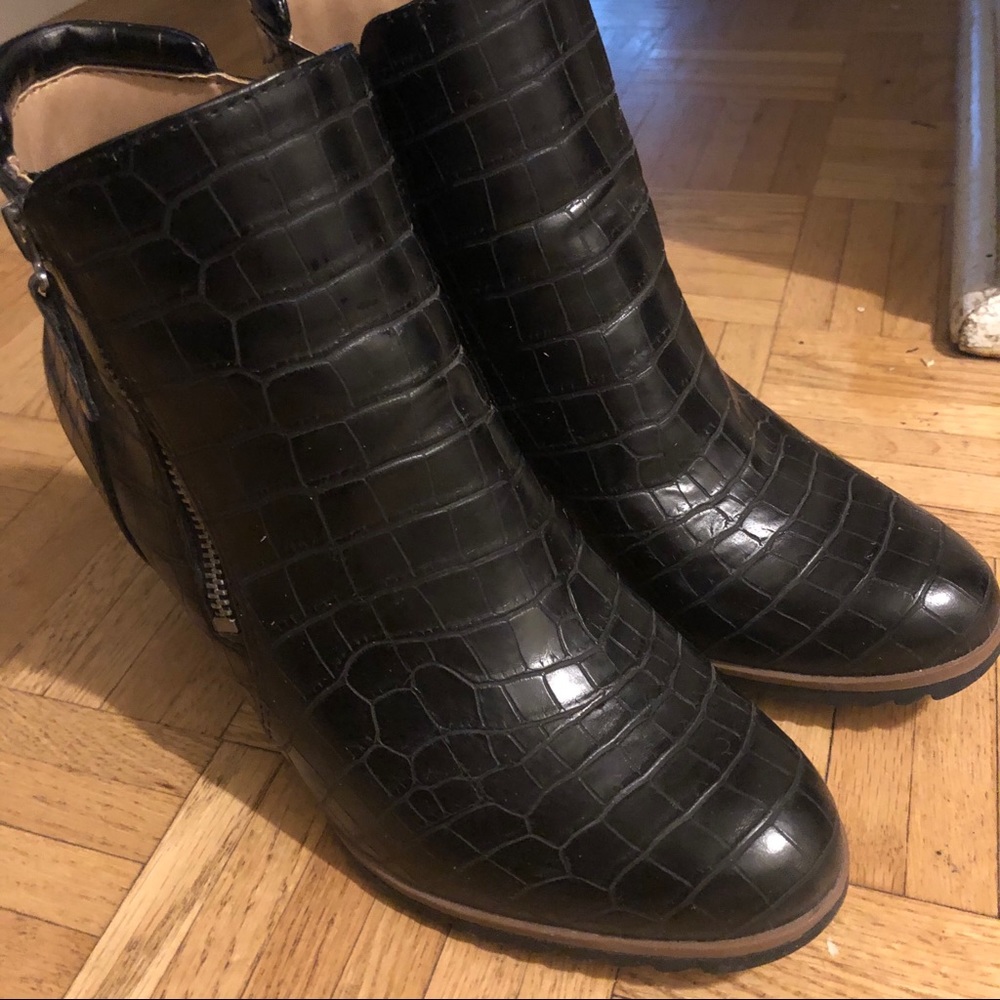 Naturalizer black wedge boots